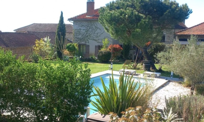 Jourgnac Maison | Moment de détente assuré! Belle demeure chaleureuse, bain nordique et piscine.