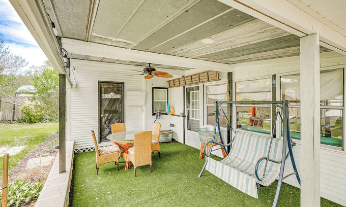 Lewes Maison | Peaceful Countryside Home ~ 6 Mi to Lewes Beach!