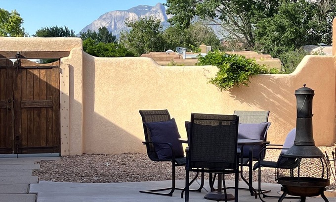 Northeast Heights Maison | Private Courtyard Home - Near Sandia Mountain Hiking Trails