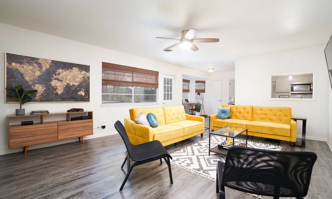 North San Antonio - SAT Maison | Peaceful & Cozy home on Tree-Lined Street