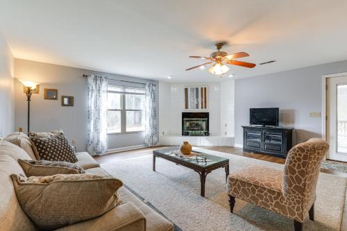 Council Maison | Peaceful Delco Family Home with Private Deck!