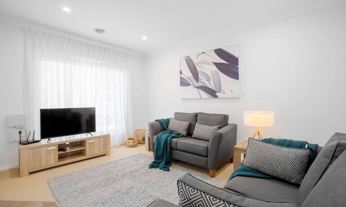Mill Park Maison | Peaceful Designer 2BR@Leafy Mill Park