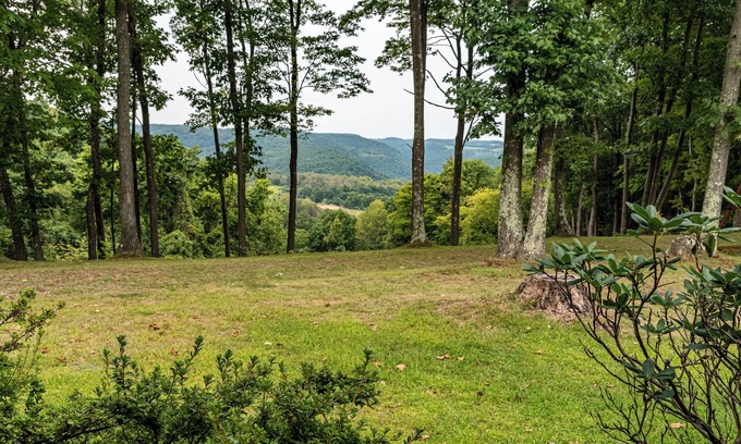 Widnoon Cabine | Peaceful Escape Ben Franklin Range 4-bedroom lodge in Kittanning, PA. Book now