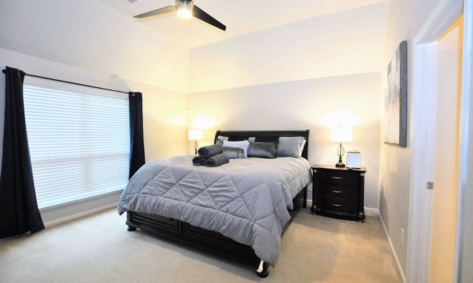 Houston Maison | Peaceful Family Friendly 4 Bd in North Houston