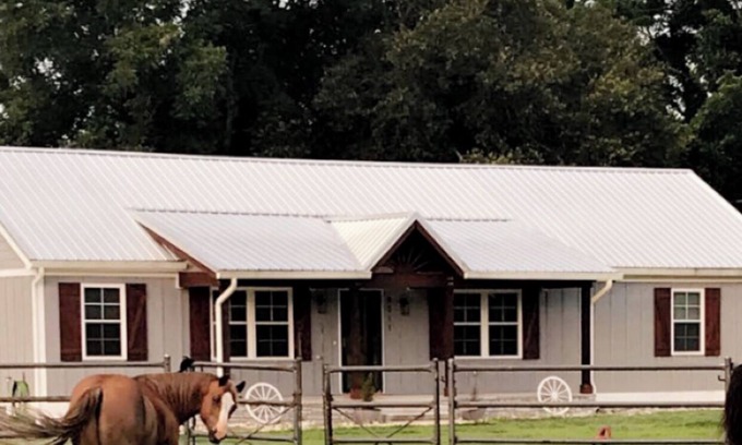 Burgaw Autre | Peaceful Farmhouse on Horse Farm - 20 miles from the Beach !