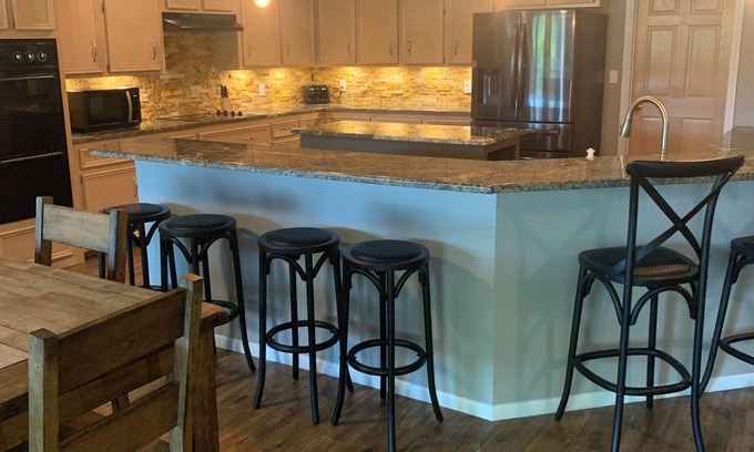 Seguin Maison | Peaceful Guadalupe Riverfront home minutes from Texas Lutheran & Downtown Seguin