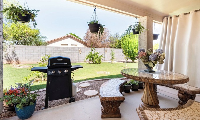 Neely Farms Maison | Peaceful Guest Suite: Prime Location With Garage