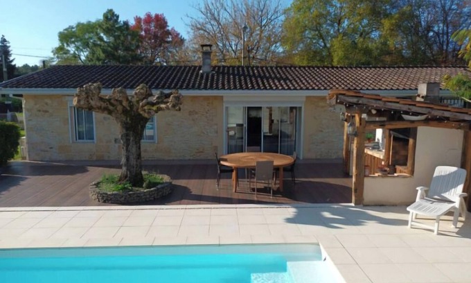 Saint-Laurent-de-Medoc Maison | Peaceful house between Médoc vineyards and Hourtin lake. Pool area.