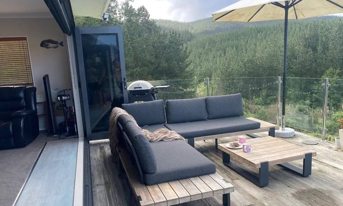 Onemana Maison | Peaceful Holiday Home in Beachside Onemana