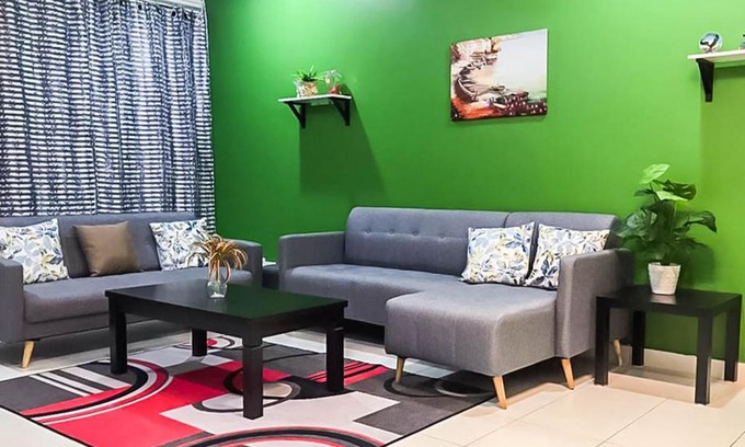 Kempas Maison | Peaceful Home 4 BR near Paradigm Mall and Highways