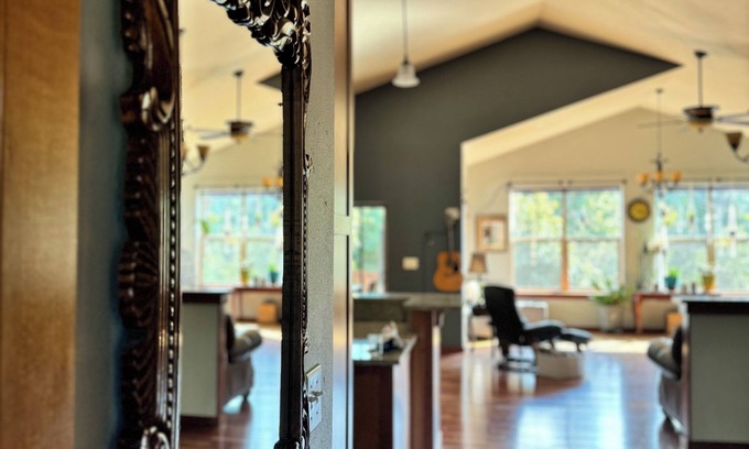 Thurston Maison | Peaceful Home with a View