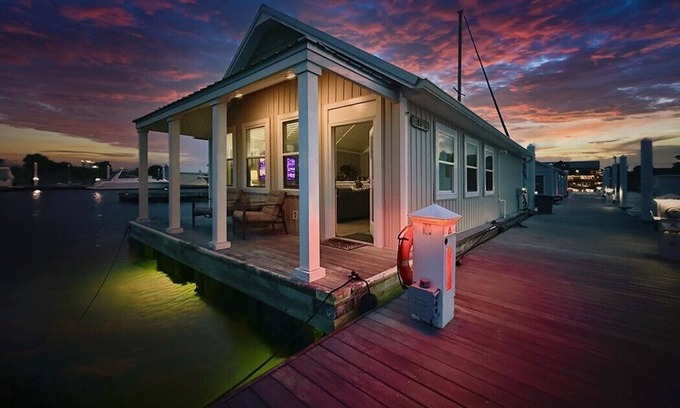 Downtown Location De Bateaux | Flottant sur la baie de Pensacola