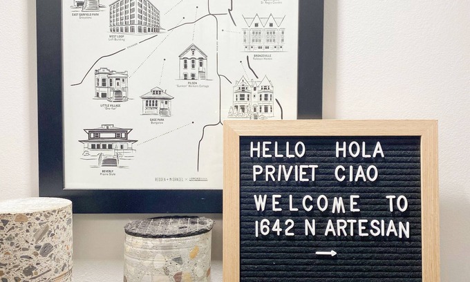 West Town Appartement | Peaceful Living-2Bdrm/2Bath w/Private Parking, WiFi-Work Station-Wicker Park!