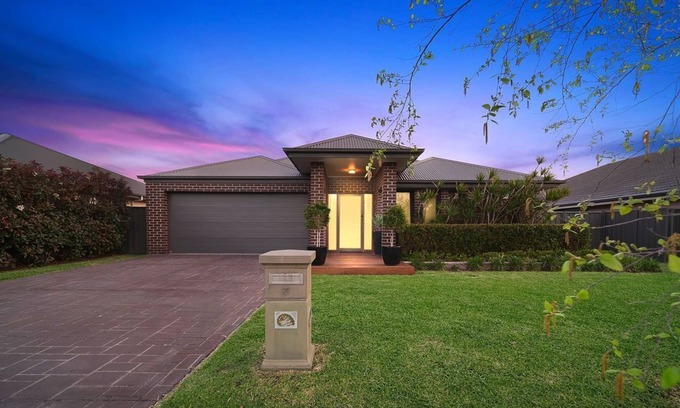 Fern Bay Maison | Peaceful Location With Cheerful 4-bedroom Home