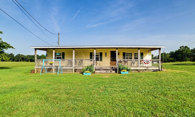 McEwen Maison | Peaceful McEwen Home w/ Spacious Yard!