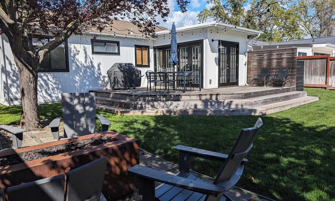 Sonoma Cottage | Escapade de luxe, moderne et entièrement rénovée à Sonoma - Piscine, promenade facile / vélo à Plaza