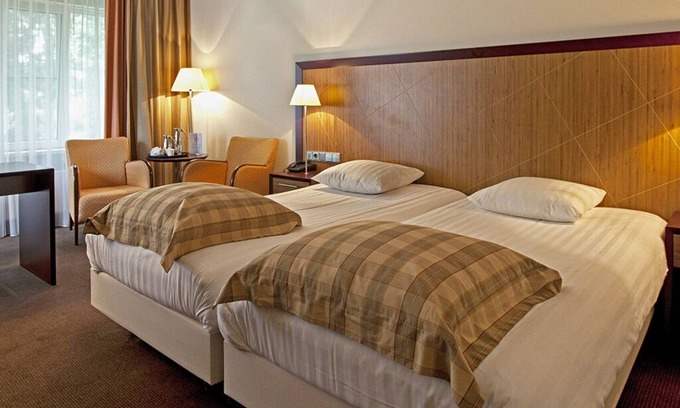 Schelfhorst Hôtel | Peaceful Nature Stay Just Minutes from Lively Groningen Attractions! Pool!
