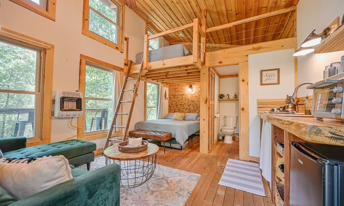 Boles Cabine | Peaceful Pines Treehouse