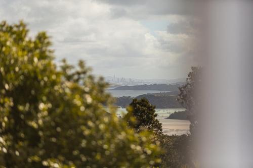 Onetangi Maison | Peaceful place with views - Waiheke Cohost