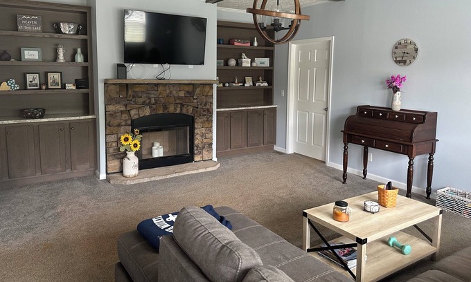 Goodview Maison | Peaceful, private home located just minutes from all Smith Mountain Lake offers