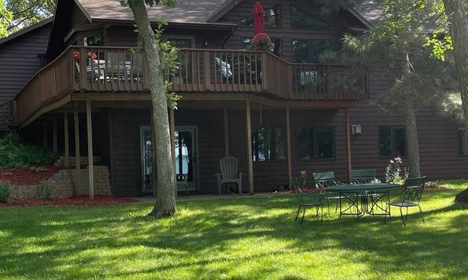 Battle Lake Maison | Peaceful, private Ottertail Lake Retreat