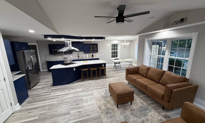 Perinton Maison | Peaceful, Private, Prime Location