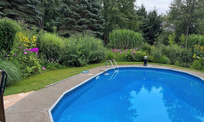 Ghent Maison | Peaceful & quiet 4-bedroom w pool, lovely garden, deck, outdoor shower, WiFi, AC
