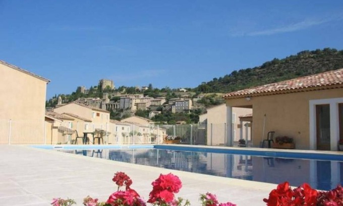Montbrun-les-Bains Appartement | Peaceful Retreat with Mountain Views! Kitchen, Outdoor Pool, Pets Allowed