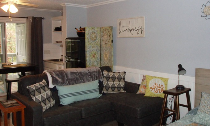 Fairfield Bay Copropriété | Peaceful relaxation in the hills near the lake