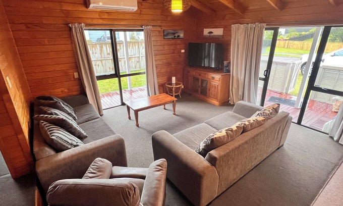 Pauanui Maison | Peaceful, relaxing and enjoyable holiday home by the beach