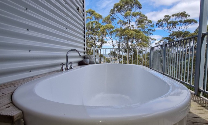 Ranelagh Cabine | Peaceful, relaxing eco cabin surrounded by nature, 50 min from Hobart