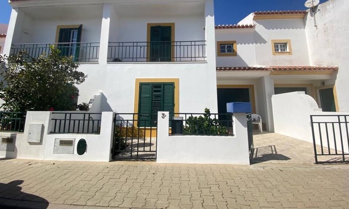 Longueira Maison | Peaceful retreat 2 minutes from the beach in Portugal's famous Costa Vicentina!