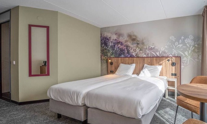 Zeegse Hôtel | Peaceful Retreat: Cycling, Nature Trails, Sauna and Indoor Pool - 2 Units