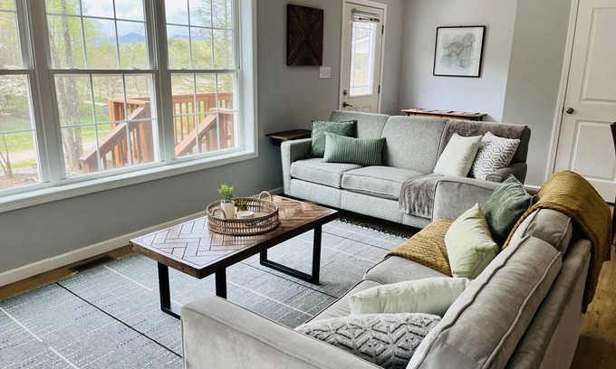 Old Fort Cabine | Peaceful Retreat on Mtn Reserve - 2 Bath - Fenced Yard - 2 King Beds - By I-40