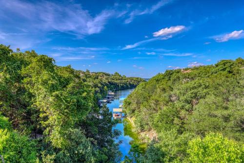 Lakeway Maison | Peaceful Retreat on Quiet Cove on Lake Travis