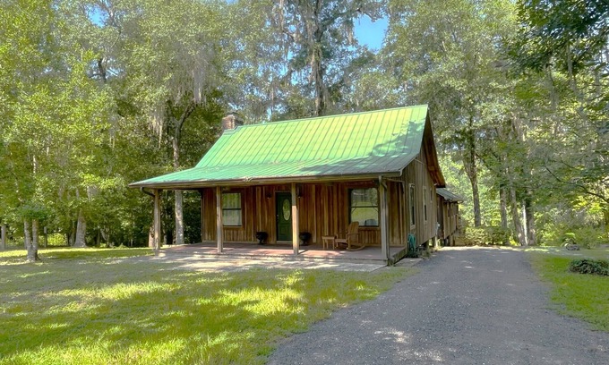 Nahunta Maison | Peaceful River Retreat Direct access to the beautiful Satilla River