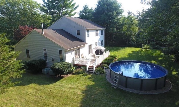 West Kingston Maison | Peaceful setting, pond front, pool and kayak