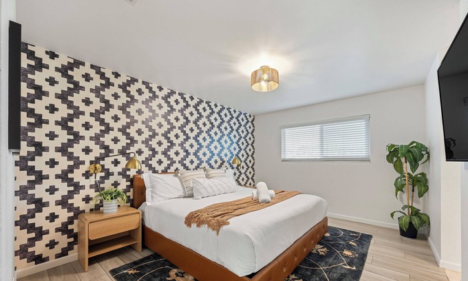 Hayward Maison | Peaceful Single Floor Home. BBALL Hoop . 4 TVs. Wifi. SF Bay Area