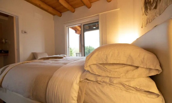 Ojo Caliente Appartement | Peaceful Suite in Desert Inn- San Juan Queen Room