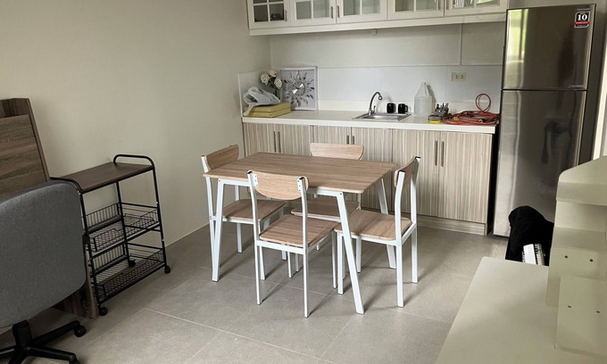Valencia Maison | Peaceful Valencia Dream Home