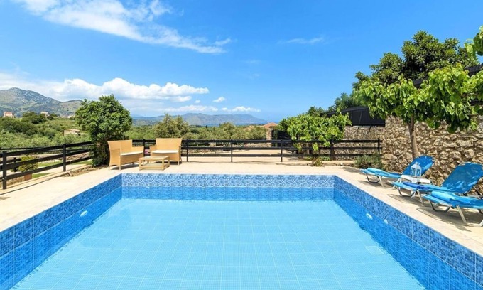 Filaki Maison | Peaceful Villa in Kournas,private pool and BBQ,up to 6guests