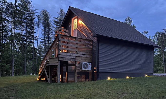 Gray Appartement | Peaceful Woodland charm 12 minutes from Corbin/London, 18 minutes from I-75
