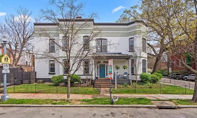 Eckington Maison | Pearl Light - 10min Walk to Union Market, 2mi to Capitol – 3BR/3BA w/Parking