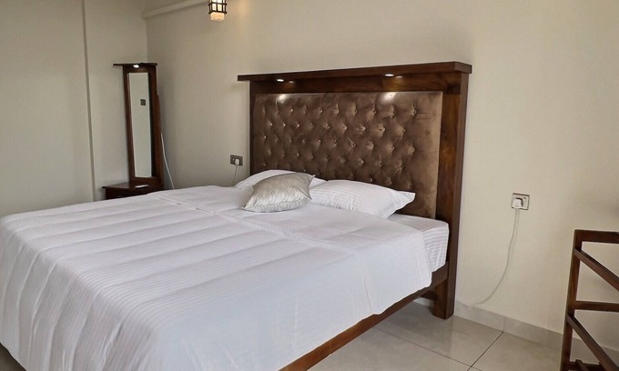 Mount Lavinia Appartement | Pearly Ocean View Guest Apartment