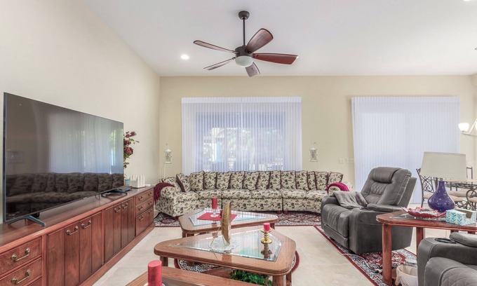 Palm Valley Maison | Pebble Creek with King Beds and Private Pool
