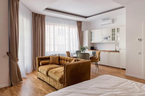 Cluj-Napoca City Centre Appartement | pedestrian street in city center for comfortable and beautiful stay with all comodities within walking distance
