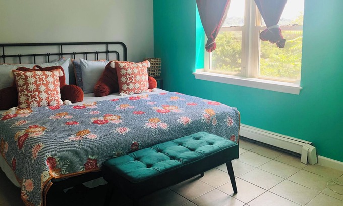 Peekskill Maison | Peekskill Apt 100%Walkable NYC 50mins Car & Train West Point 15mins RT6&9 2mins