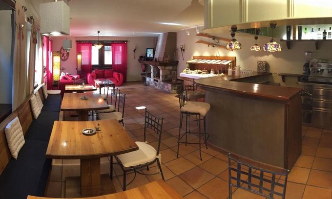 Garos Hôtel | Peira Blanca Hotel Gastronómico