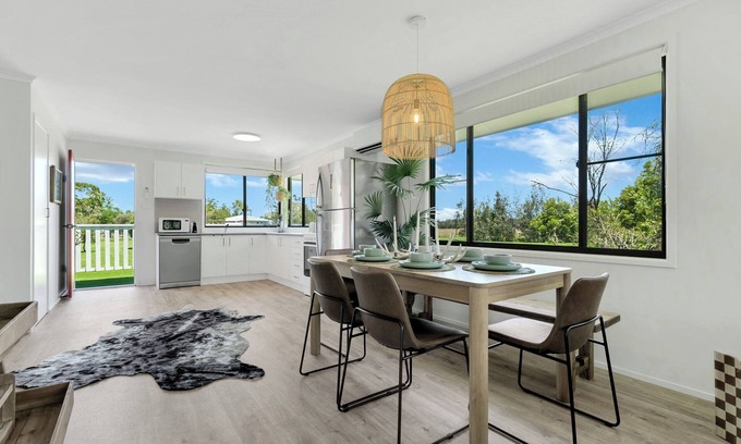 Repton Appartement | Peking Duck Sleeps 7, Luxe Riverside Retreat