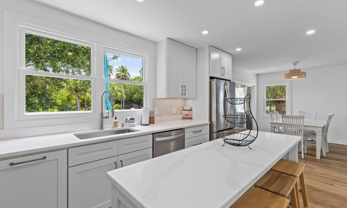 Pelican Bay Maison | Pelican Bay 13 -Cozy Ocean Retreat - Beach Access!